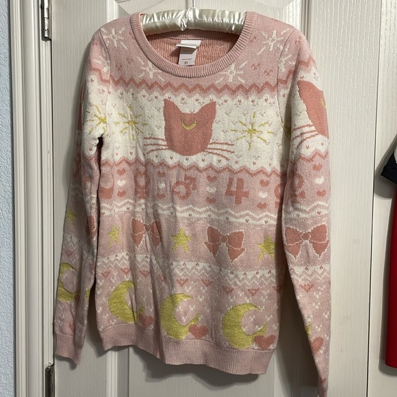 💙💖 Sailor Moon Luna & Sailor Guardian Symbols BoxLunch Exclusive Sweater - Picture 3 of 5